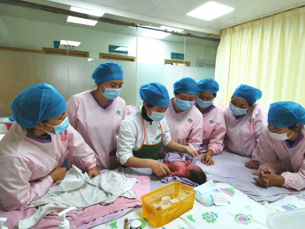 定西县妇婴监护型护送